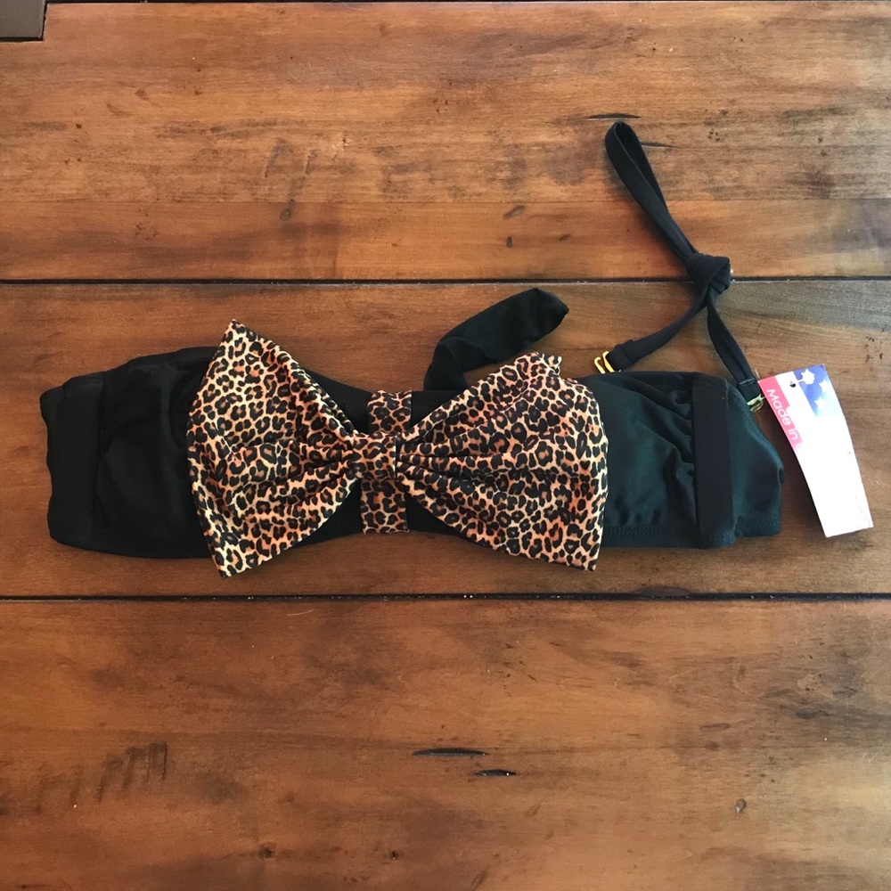Dippin’ Daisy’s Bikini Top w/ Leopard Print Bow - Picture 1 of 2